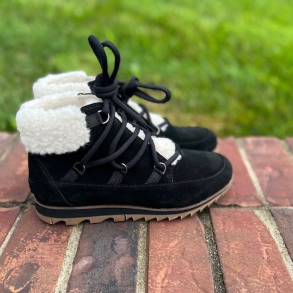 Sorel Harlow Lace cozy boots new no box